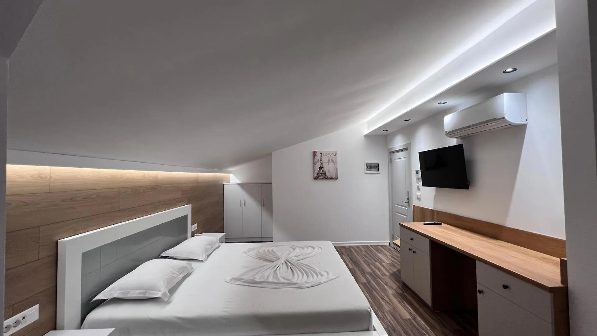 Hotel Colis Tirana