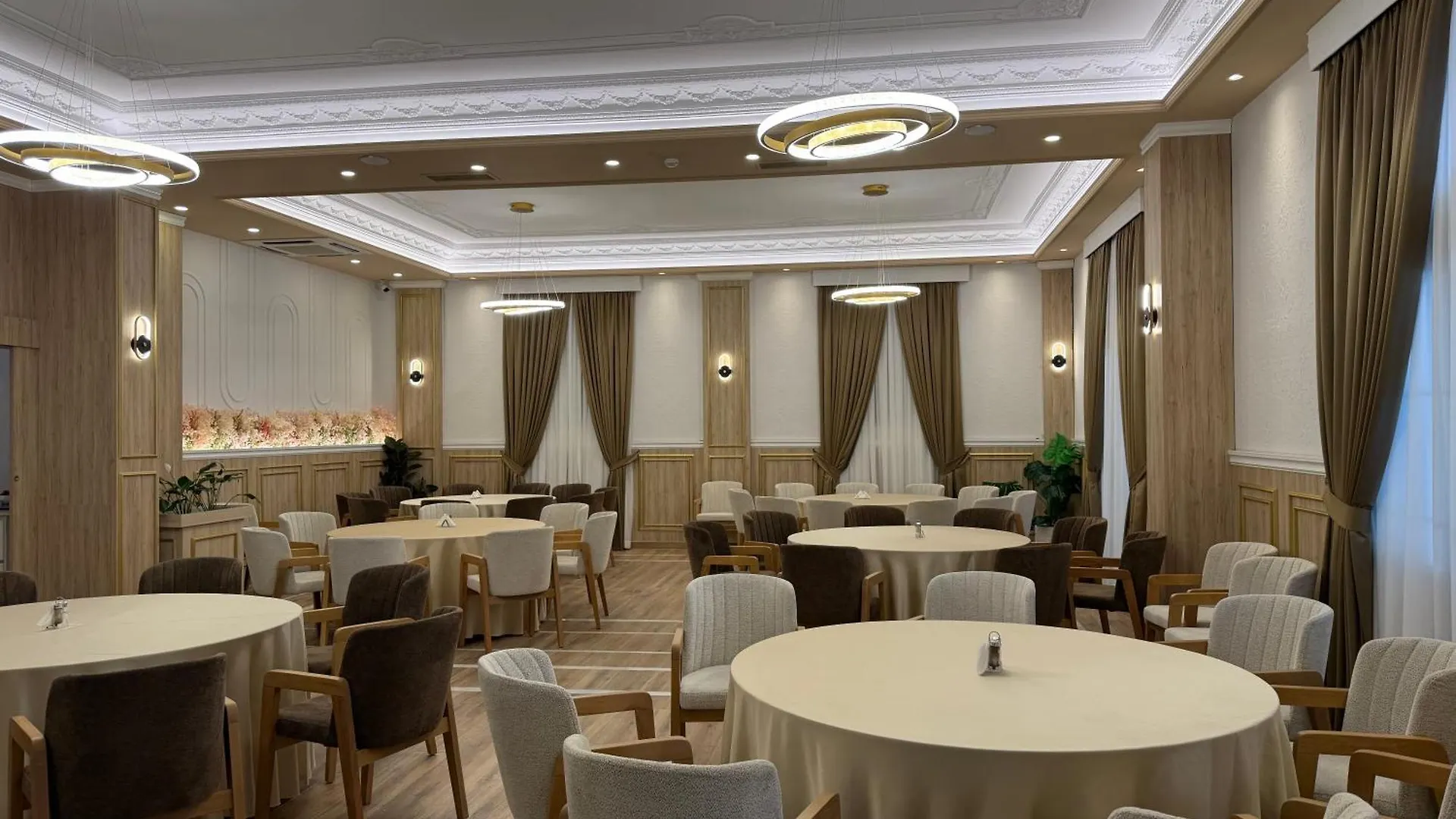 Hotel Colis Kamez 0*,  Albanië