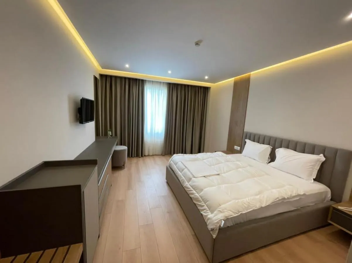 Hotel Colis Kamez Albania