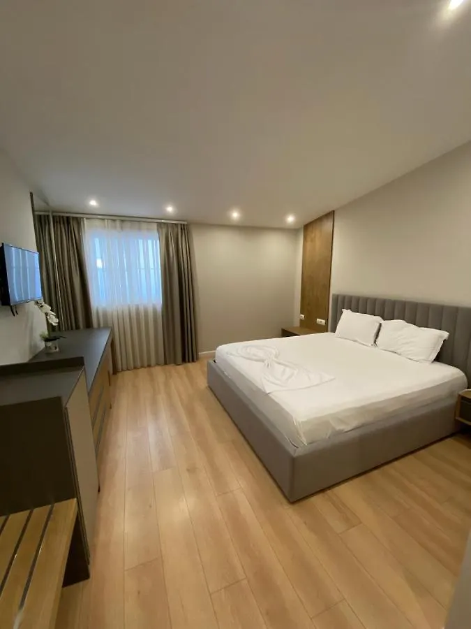 Hotel Colis Тирана Албания