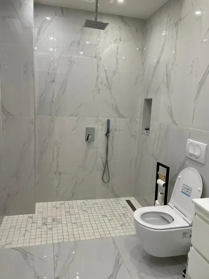 Hotel Colis Tirana 0*,  Albania