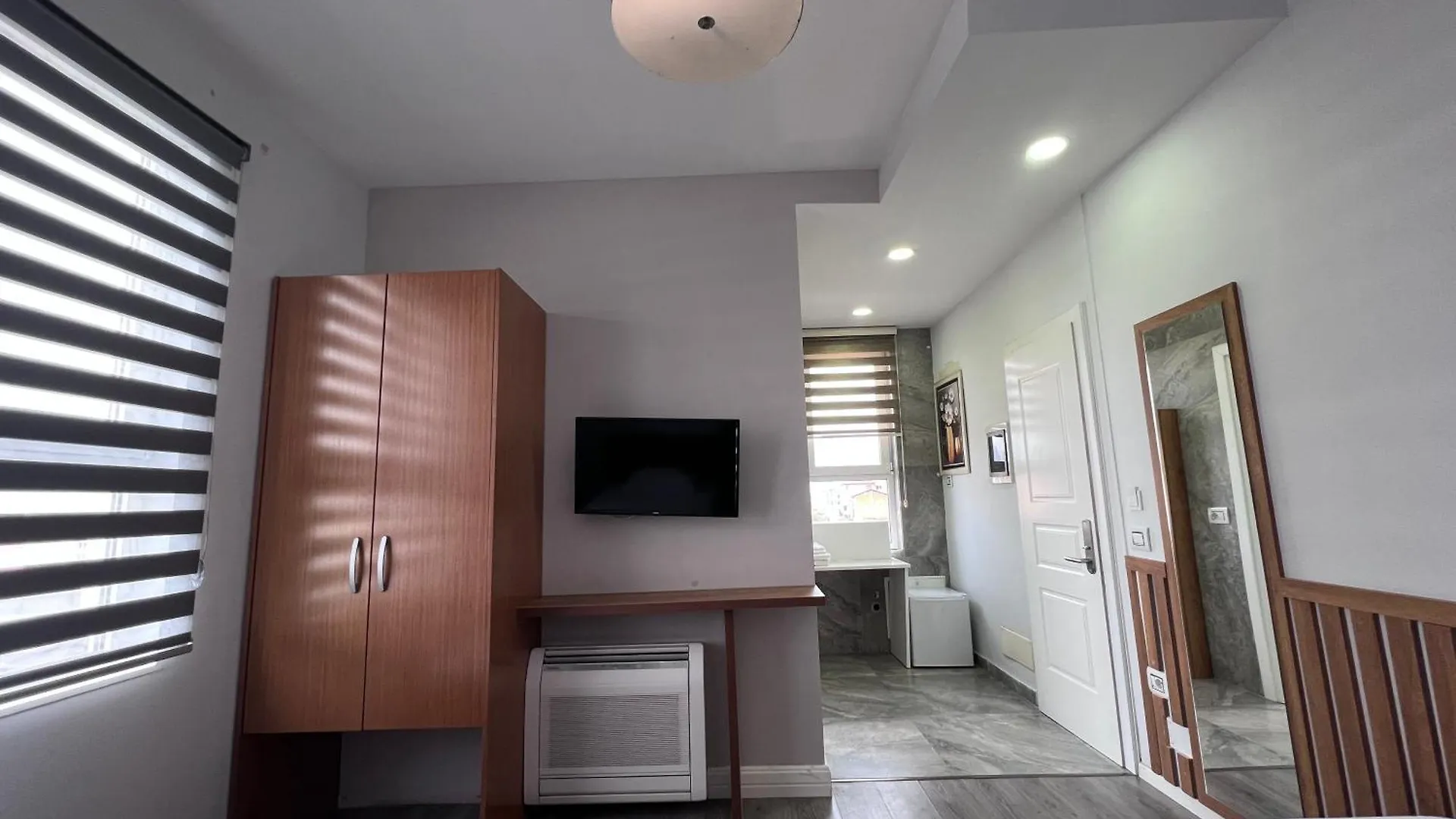 Hotel Colis Тирана 0*,  Албания