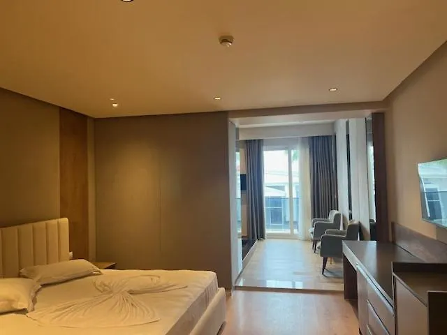 Hotel Colis Тирана 0*,