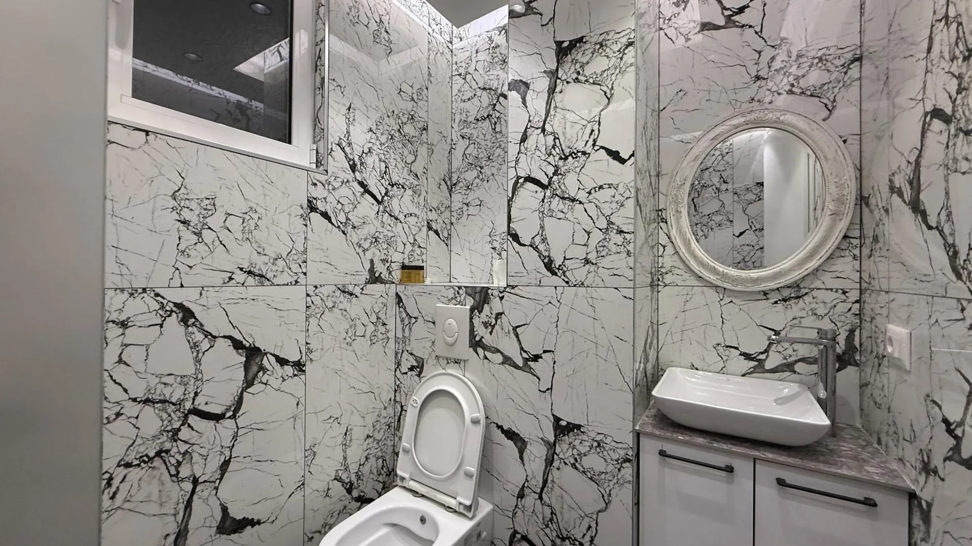 Hotel Colis Tirana